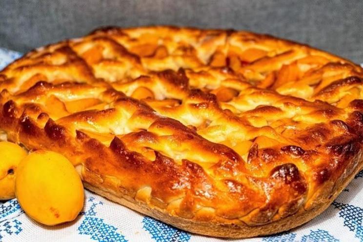 Apricot Jam Yeast Pie Apricot Jam Yeast Pie