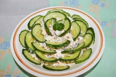 Hearty Mushroom and Ham Salad with Cucumber and Cheese