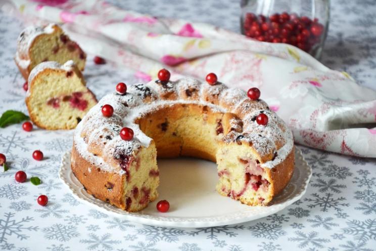 Lingonberry Oatmeal Muffins