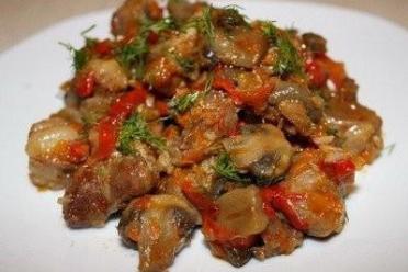 Savory Stewed Meat with Mushrooms and Sweet Peppers