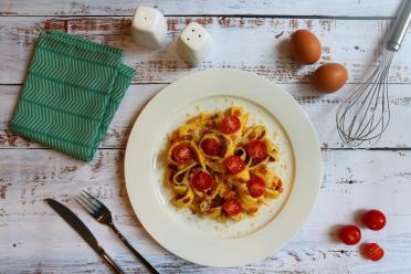 Cherry Tomato & Bacon Omelet Strips with Cheese