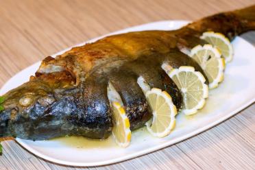 Oven-Baked Carp with Veggies and Mushrooms