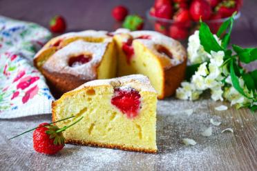 Strawberry Condensed Milk Cupcake
