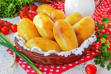 Easy Oven-Baked Potato Pies with Yeast Dough