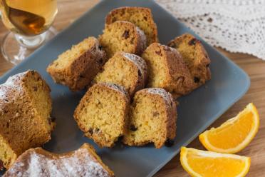 Orange Raisin Delight: Easy Homemade Cupcake