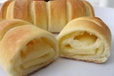 Cheesy Yeast Bagels