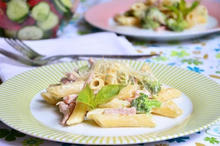 Creamy Ham and Broccoli Penne Pasta