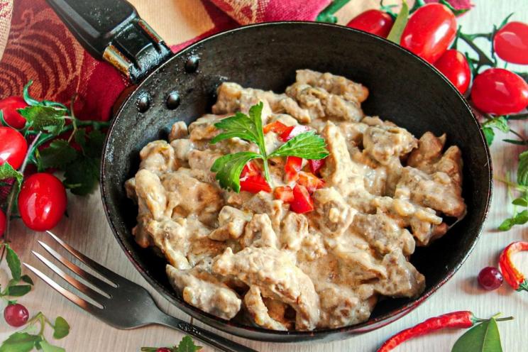 Creamy Sour Cream Stewed Meat
