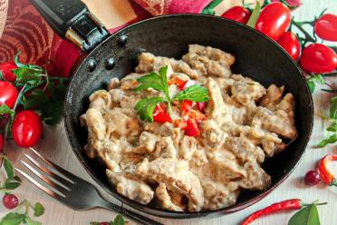 Creamy Sour Cream Stewed Meat
