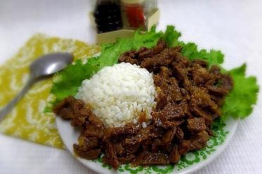 Hearty Cauldron-Stewed Beef and Rice