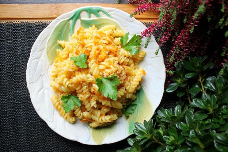 Quick and Flavorful Pasta with Carrots and Onions