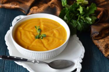 Bright & Aromatic Carrot Soup Puree