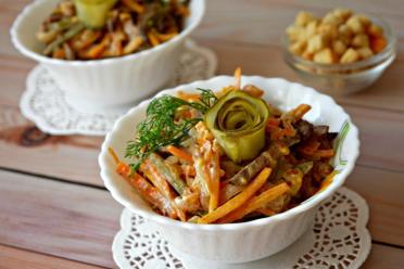 Liver, Cucumber, and Carrot Salad