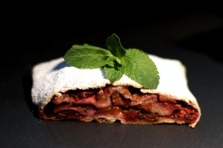 Easy Cherry-Apple Strudel with Vanilla and Cinnamon