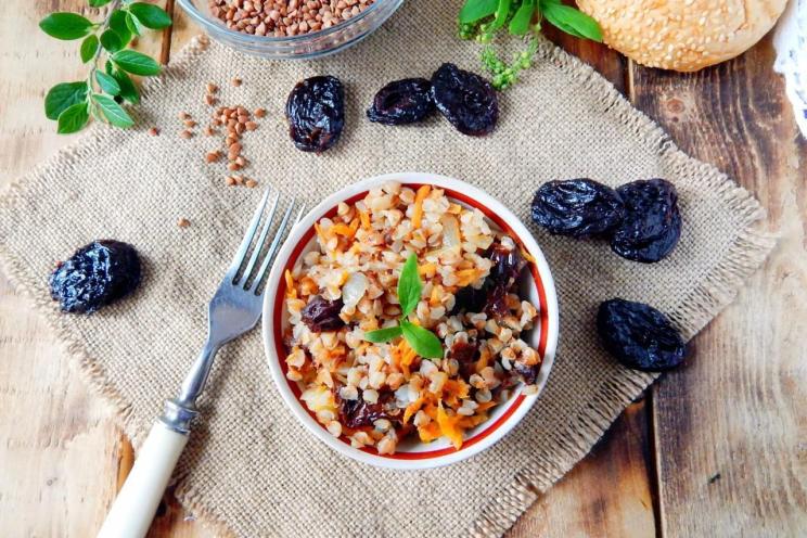 Easy Buckwheat Porridge with Prunes Easy Buckwheat Porridge with Prunes