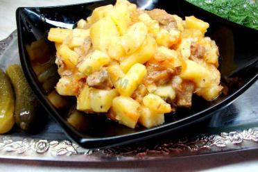 Slow Cooker Beef Stew with Carrots and Potatoes