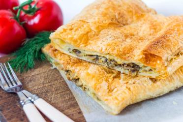 Quick and Easy Mushroom Puff Pastry Pie