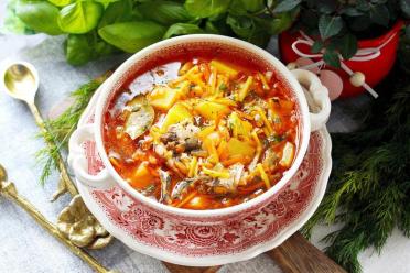 Tomato Sprat Noodle Soup