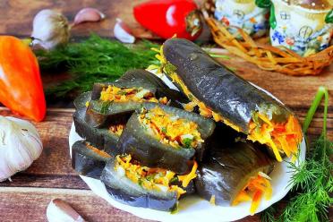 Marinated Stuffed Eggplants with Carrots and Garlic