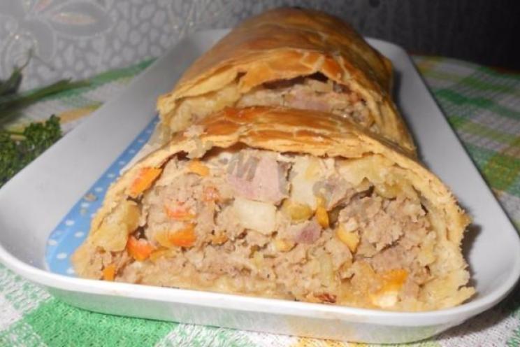 Holiday Beef Wellington Roll