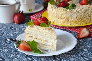 Easy Homemade Napoleon Cake