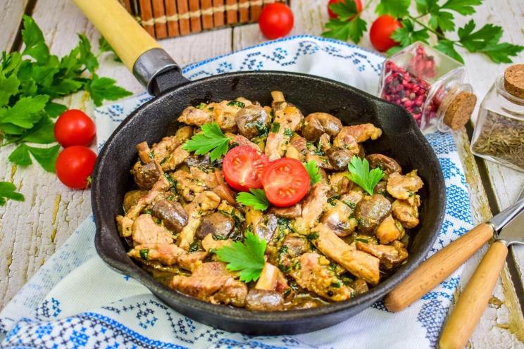 Pan-Fried Meat with Mushrooms