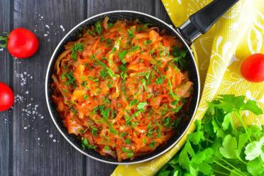 Quick and Easy Pan-Stewed Sauerkraut