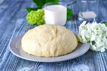 Fluffy Ryazhenka Dough for Delicious Pies and Buns