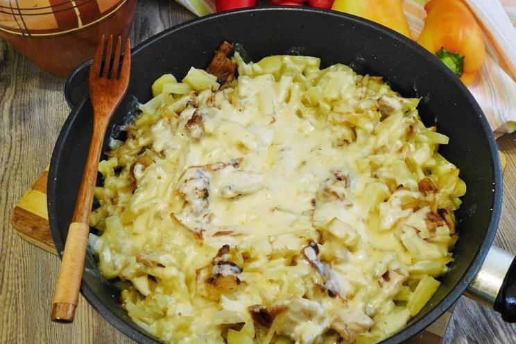 Cheesy Pork and Fried Potatoes Delight