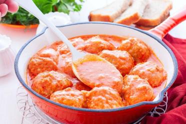 Irresistible Meatball Gravy