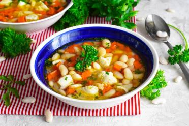 Hearty Bean and Chicken Soup