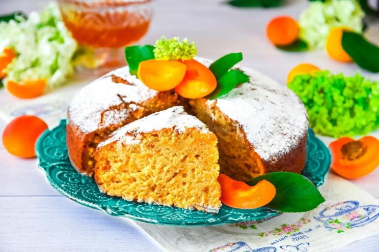 Quick and Easy Tea Leaf Jam Cake