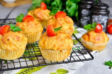 Cheesy Chicken Muffin Snacks
