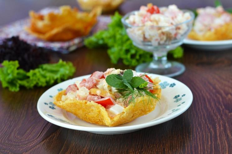Cheese Basket Salad: Ready in 20 Minutes