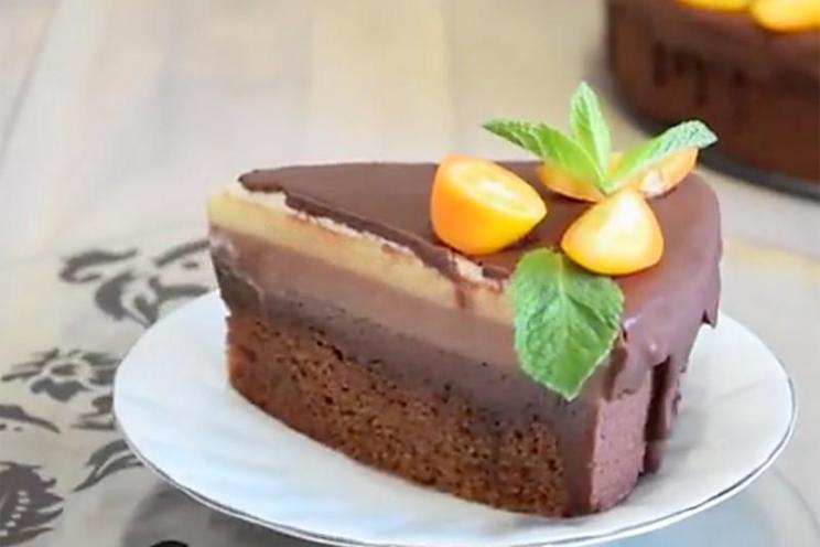 Chocolate Mousse Cake with Cream