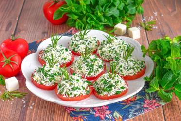 Cheesy Garlic Tomatoes