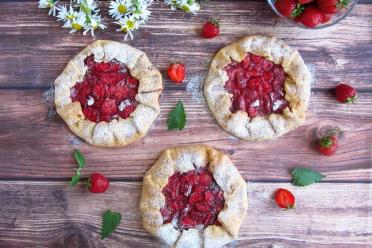 Strawberry Galette with Rich Curd Dough