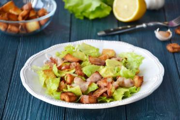 Avocado Bacon Salad Delight