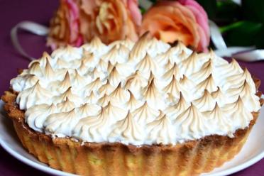 Italian Meringue Cherry Shortbread Pie