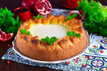 Classic Tatar Sour Cream Pie