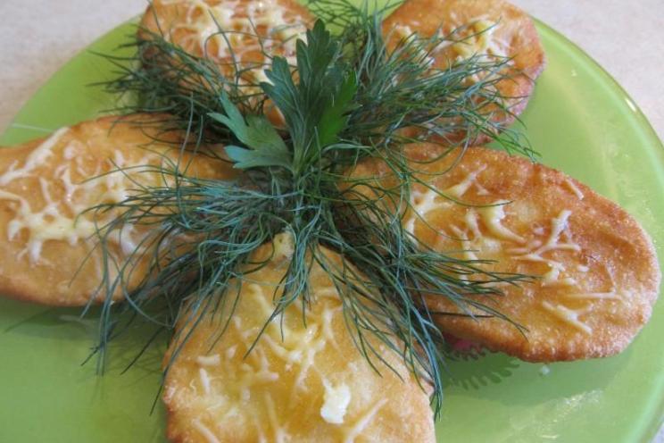 Easy Georgian Cornmeal Mchadi: A Must-Try Side Dish