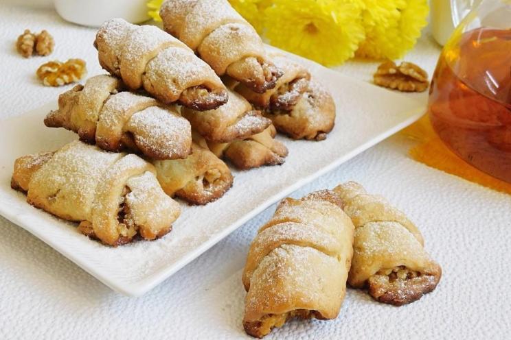 Honey Walnut Sour Cream Cookie Rolls