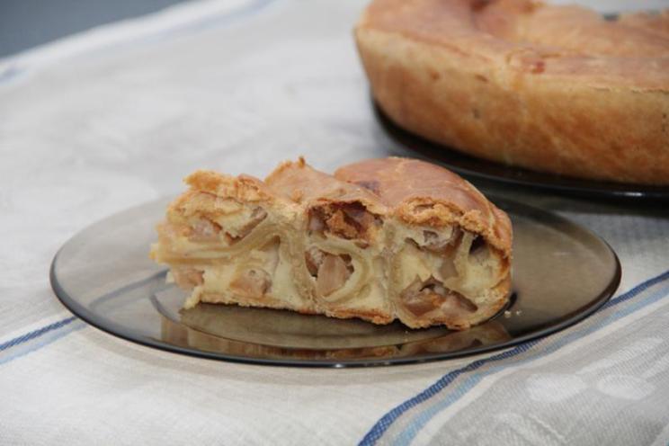 Bulgarian Apple and Curd Pie Bulgarian Apple and Curd Pie