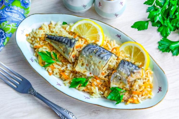 Oven-Baked Mackerel and Rice Delight Oven-Baked Mackerel and Rice Delight