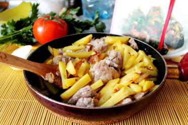 Quick and Tasty Pork and Potatoes Skillet