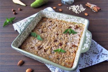 Baked Spiced Oatmeal with Pears and Nuts