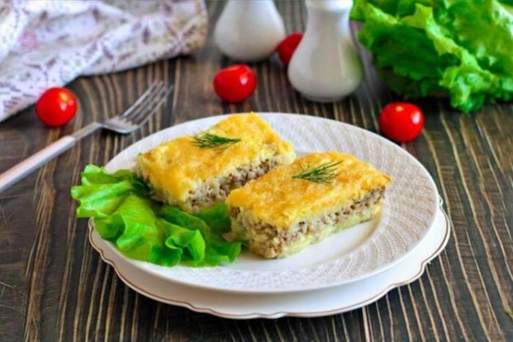 Oven-Baked Mashed Potato and Minced Meat Casserole