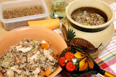 Hearty Chicken and Buckwheat Pot