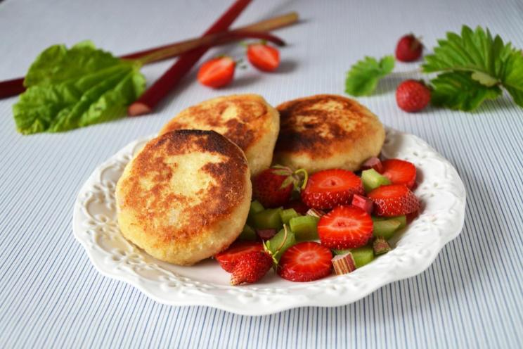 Rhubarb Oatmeal Cheesecakes