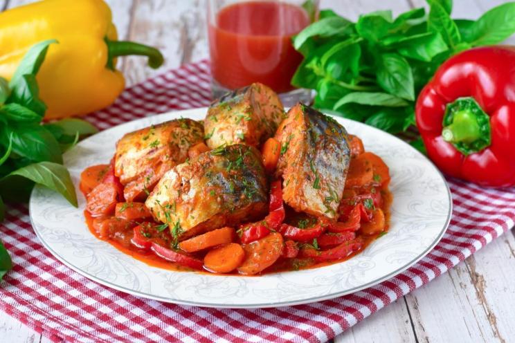 One-Pan Stewed Mackerel with Vegetables